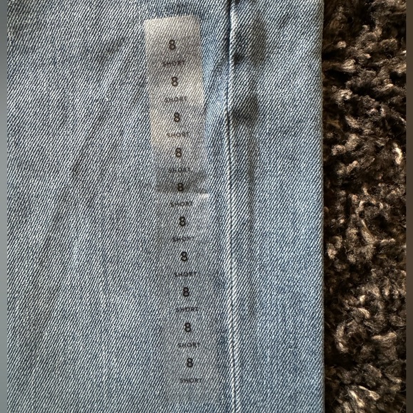 AE Size 8. High-rise Short Length Baggy Jean. - Picture 2 of 12